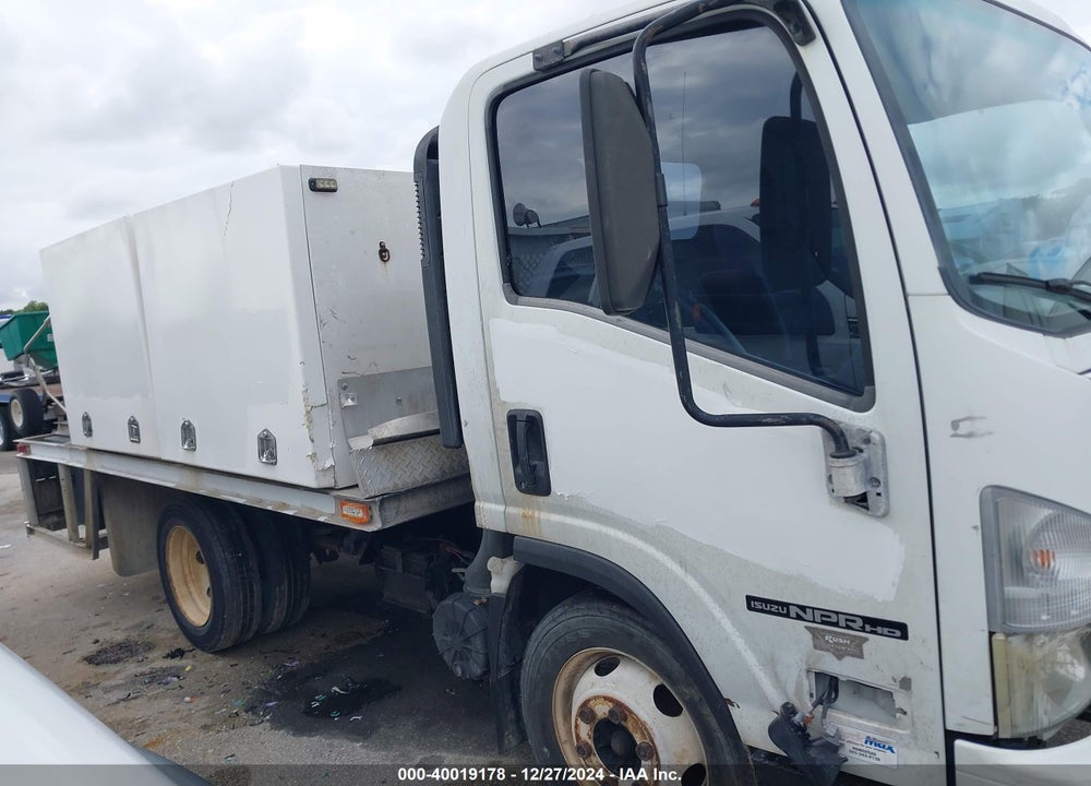 2014 ISUZU NPR GAS REG VIN: 54DC4W1B9ES805555