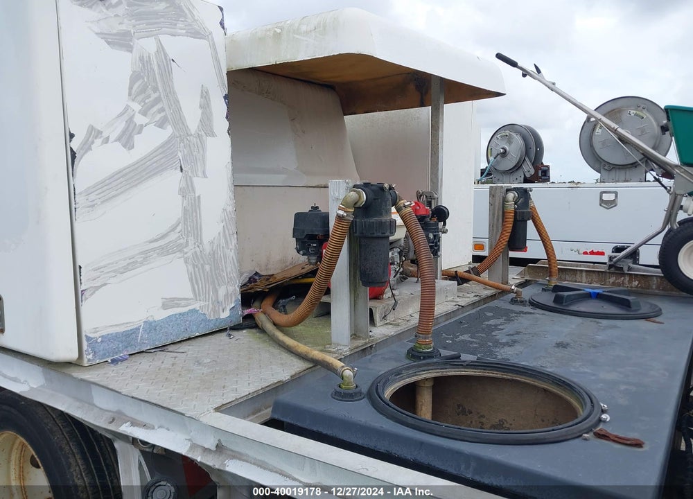 2014 ISUZU NPR GAS REG VIN: 54DC4W1B9ES805555