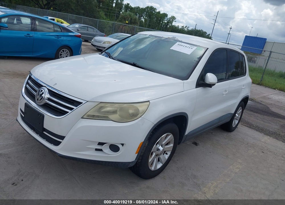 2010 VOLKSWAGEN TIGUAN S VIN: WVGBV7AX6AW521541