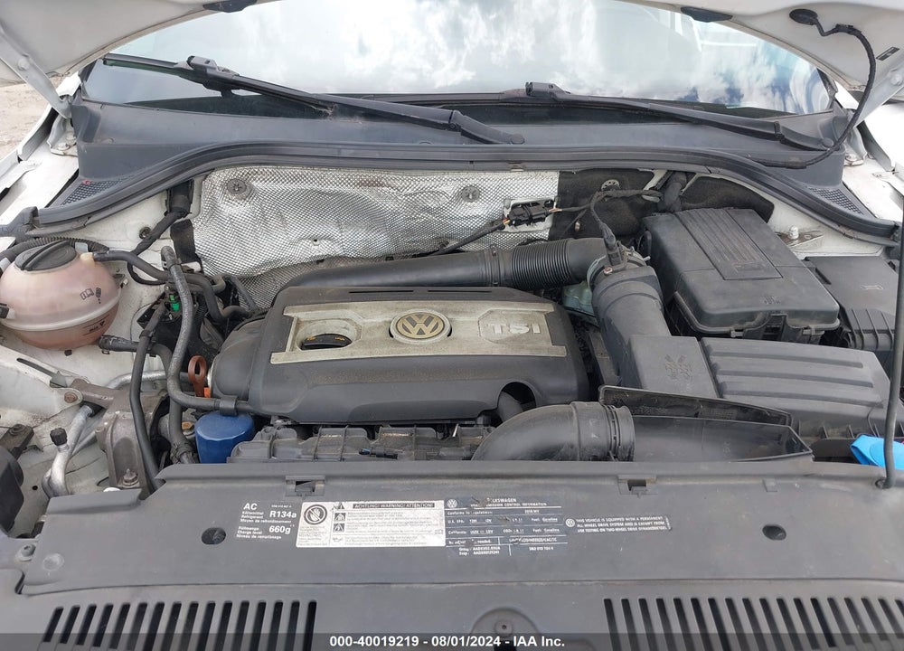 2010 VOLKSWAGEN TIGUAN S VIN: WVGBV7AX6AW521541