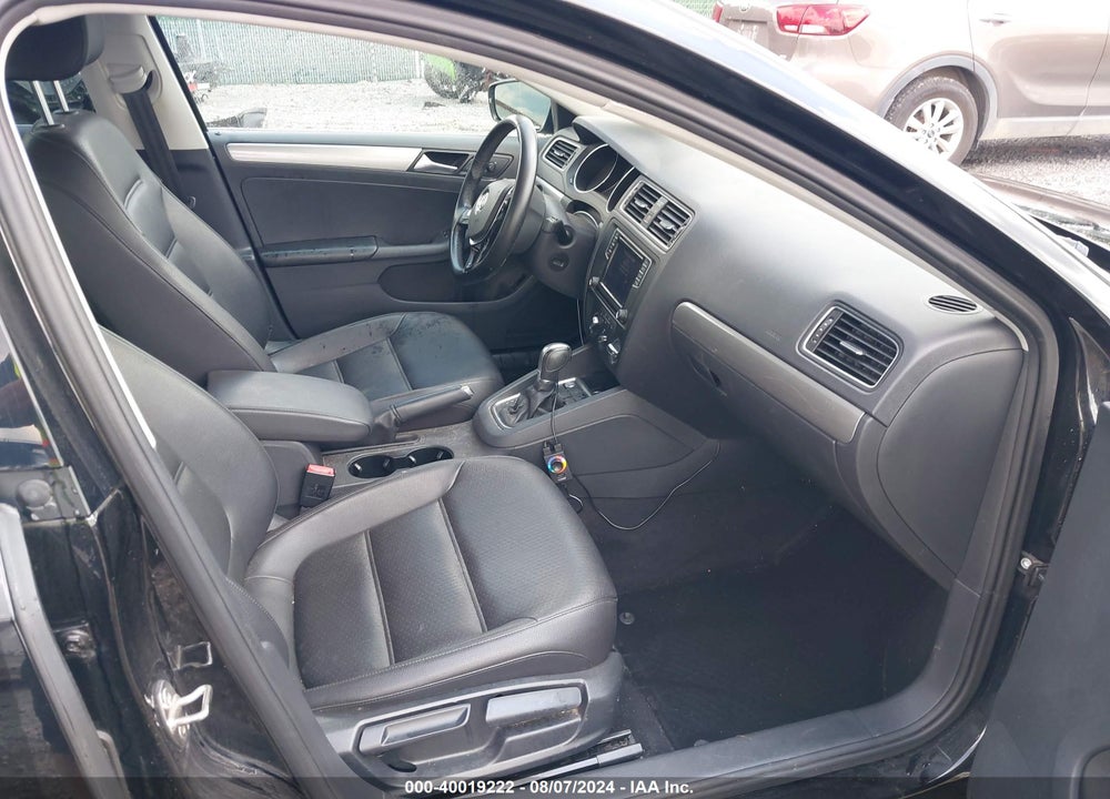 2017 VOLKSWAGEN JETTA 1.4T SE VIN: 3VWDB7AJ8HM347397