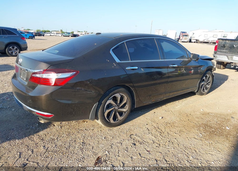 2017 HONDA ACCORD EX VIN: 1HGCR2F02HA143920