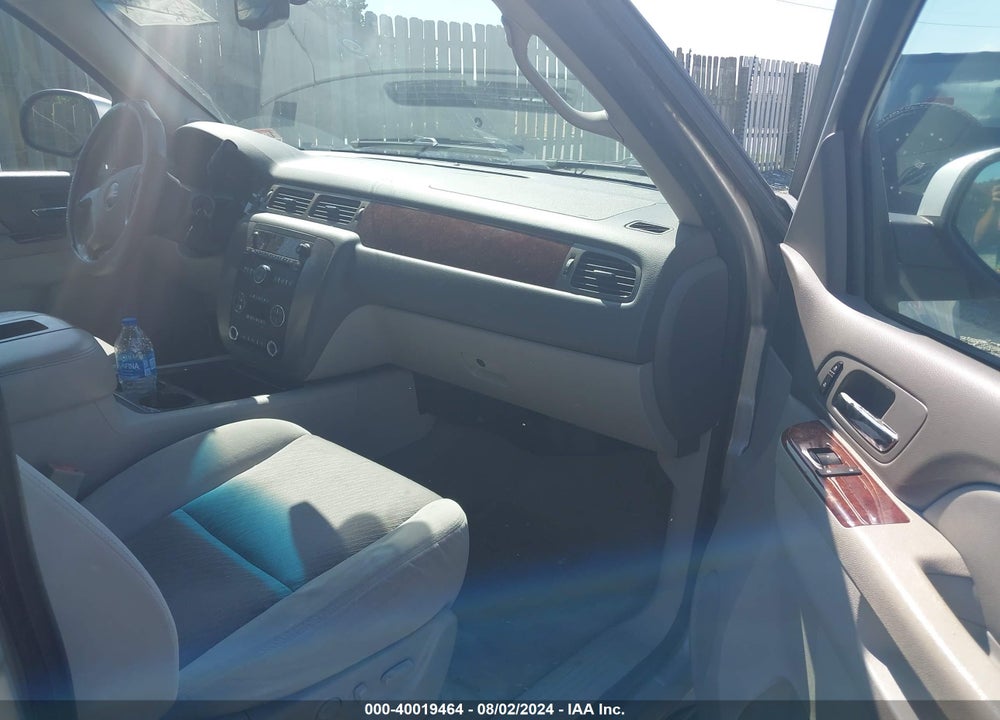2010 GMC YUKON XL 1500 SLT VIN: 1GKUKKE31AR160917