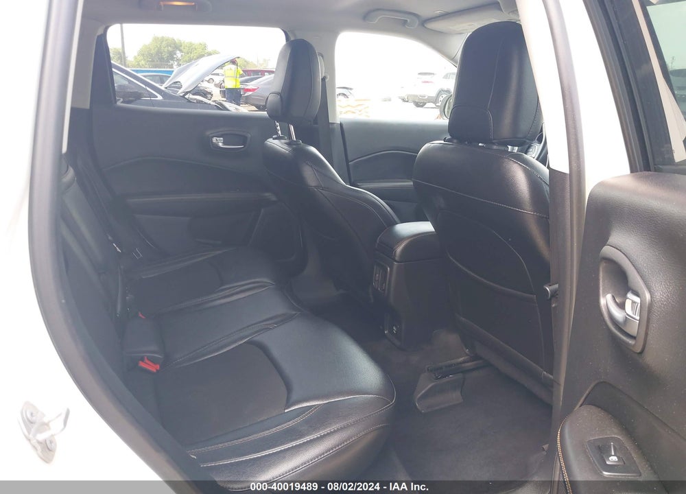 2018 JEEP COMPASS LATITUDE FWD VIN: 3C4NJCBB2JT463880