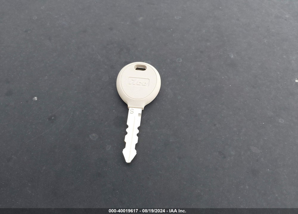 2014 CHRYSLER 200 LX VIN: 1C3CCBAB3EN209778
