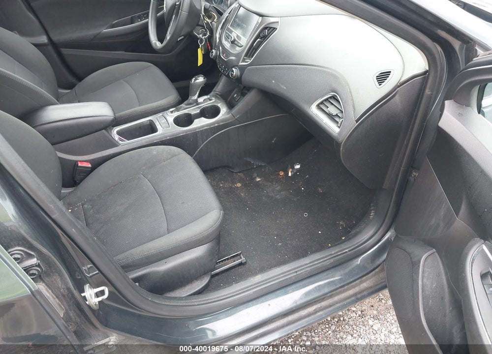 2018 CHEVROLET CRUZE LT AUTO VIN: 1G1BE5SM1J7106157
