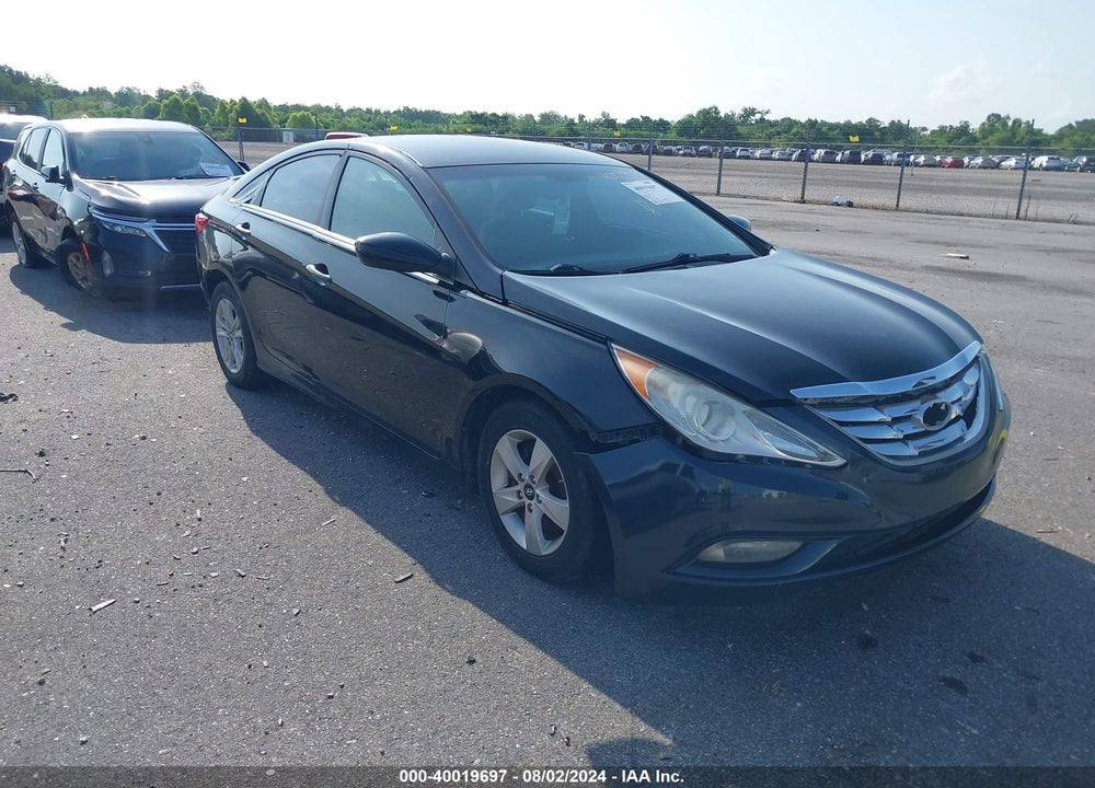 2013 HYUNDAI SONATA GLS VIN: 5NPEB4AC8DH737732