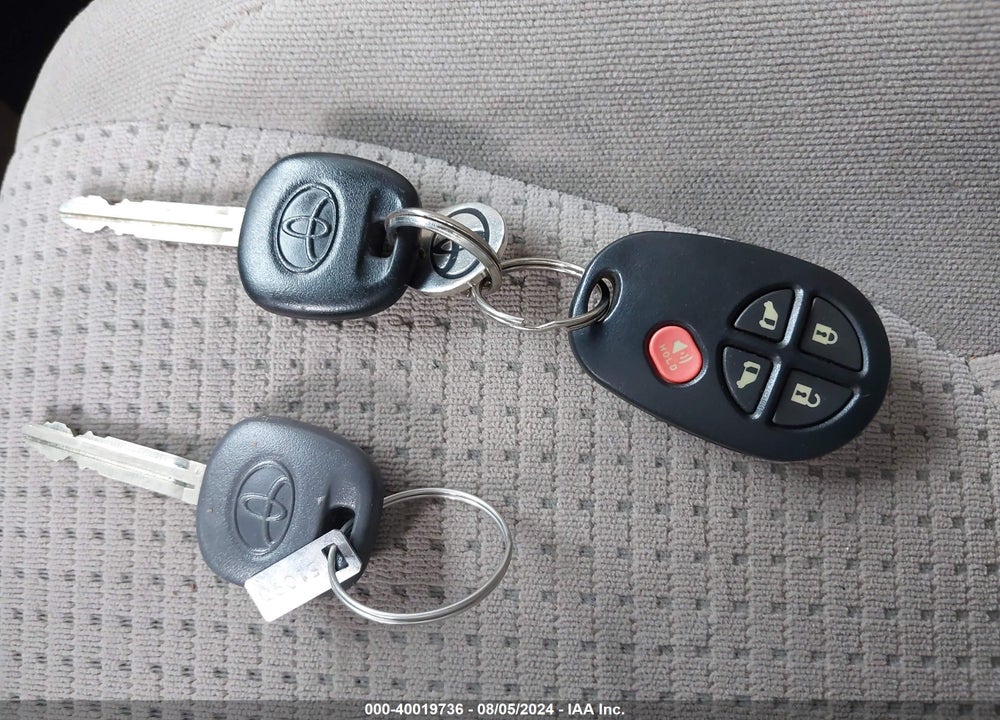 2008 TOYOTA SIENNA VIN: 5TDZK23C58S115429