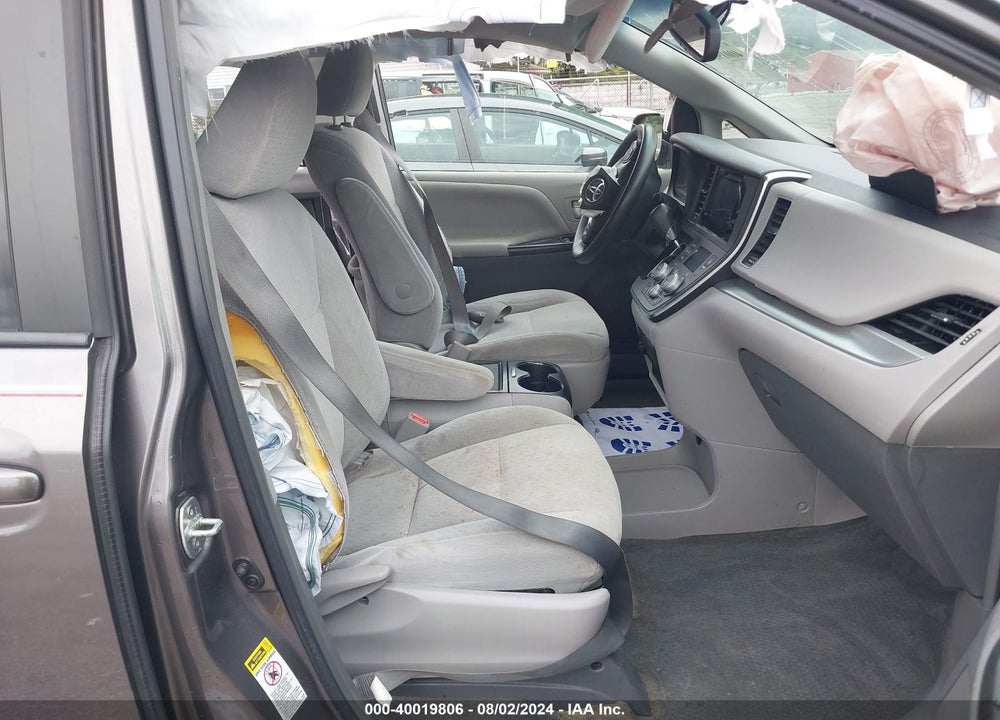 2015 TOYOTA SIENNA LE 8 PASSENGER VIN: 5TDKK3DC9FS537190