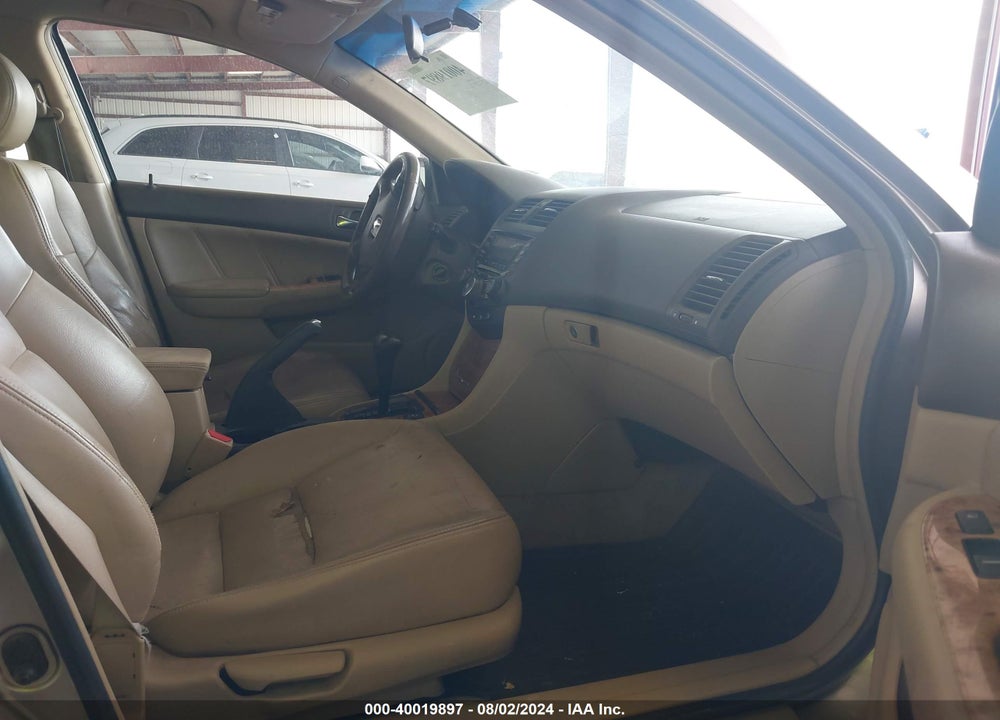2004 HONDA ACCORD 2.4 EX VIN: JHMCM56894C011951