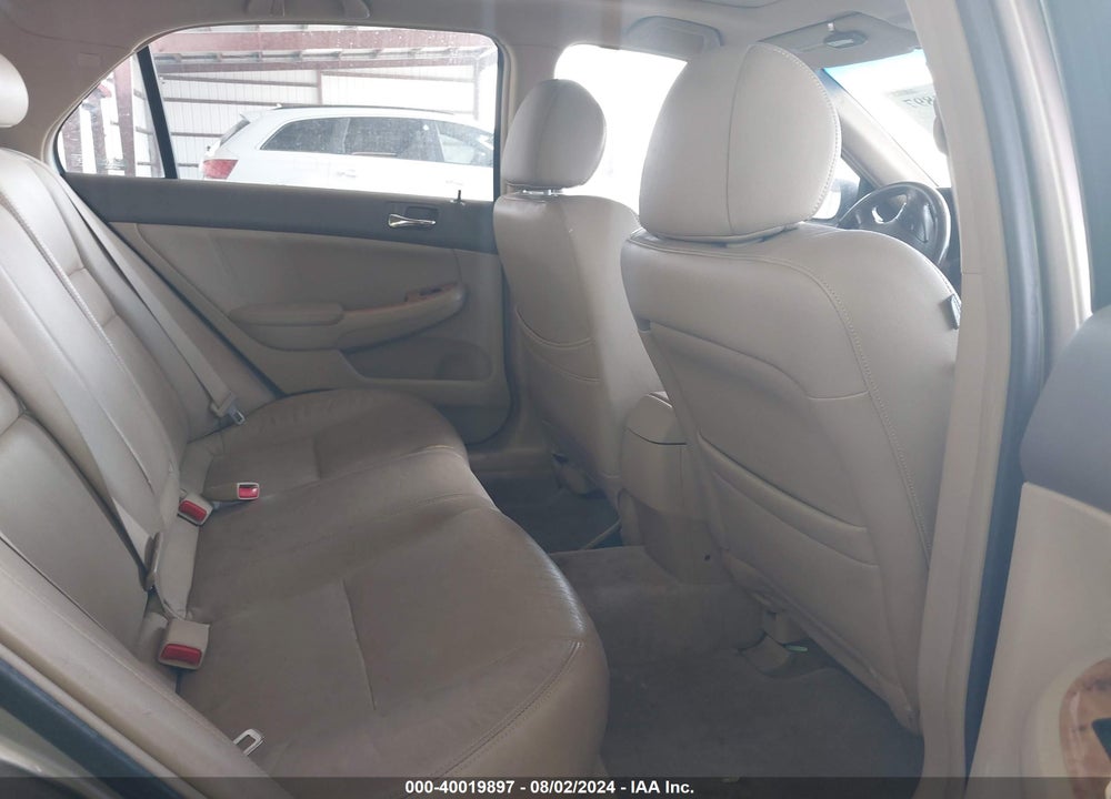 2004 HONDA ACCORD 2.4 EX VIN: JHMCM56894C011951