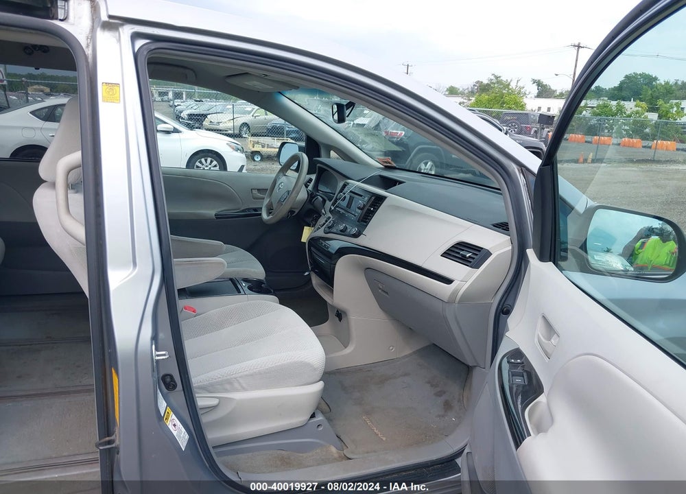 2011 TOYOTA SIENNA LE VIN: 5TDJK3DC1BS023727