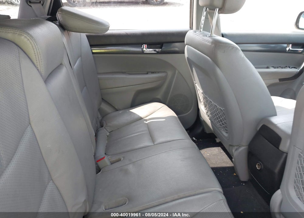 2011 KIA SORENTO SX V6 VIN: 5XYKWDA23BG110410