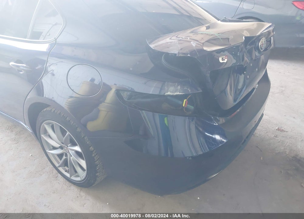 2017 ALFA ROMEO GIULIA AWD VIN: ZARFAEDN3H7556810