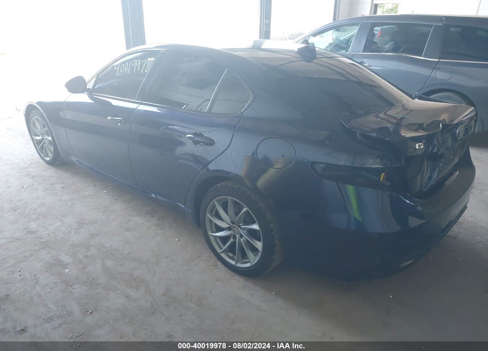 2017 ALFA ROMEO GIULIA AWD VIN: ZARFAEDN3H7556810