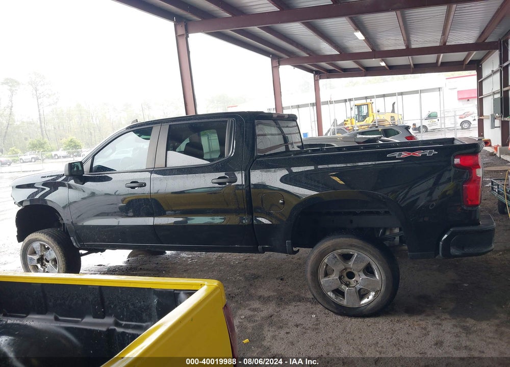 2021 CHEVROLET SILVERADO 1500 4WD  SHORT BED CUSTOM/4WD  STANDARD BED CUSTOM VIN: 3GCUYBEFXMG170080