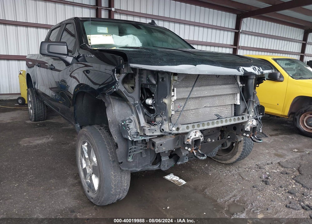 2021 CHEVROLET SILVERADO 1500 4WD  SHORT BED CUSTOM/4WD  STANDARD BED CUSTOM VIN: 3GCUYBEFXMG170080