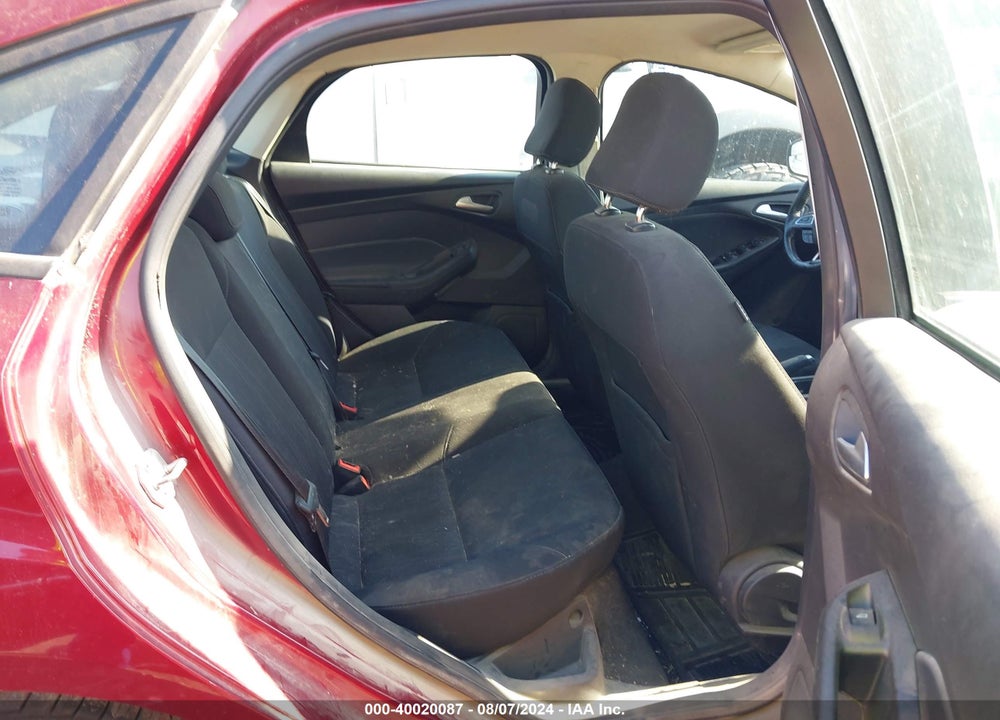 2016 FORD FOCUS SE VIN: 1FADP3F23GL406294