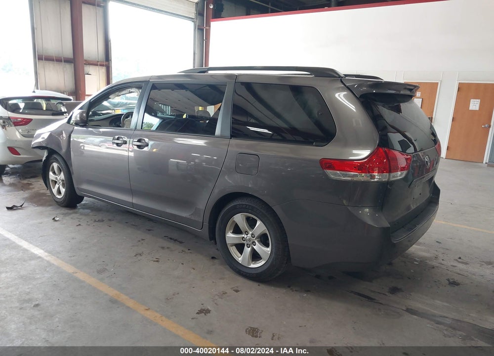 2014 TOYOTA SIENNA LE V6 8 PASSENGER VIN: 5TDKK3DC6ES496662