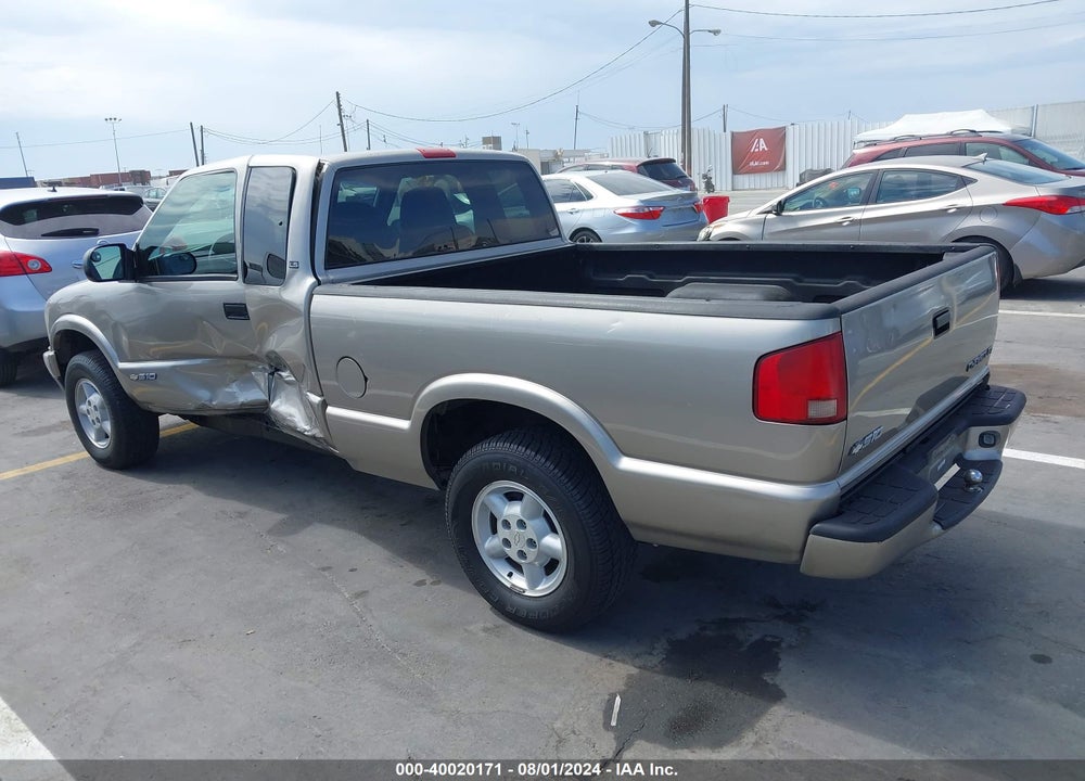 2003 CHEVROLET S-10 LS VIN: 1GCDT19X138225015