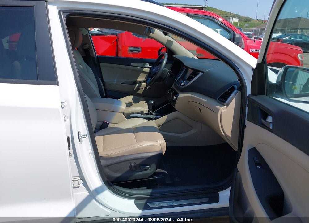 2016 HYUNDAI TUCSON LIMITED VIN: KM8J3CA26GU091240