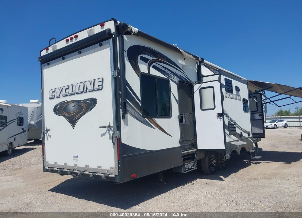 2015 HEARTLAND 3110 VIN: 5SFCG3826FE284338