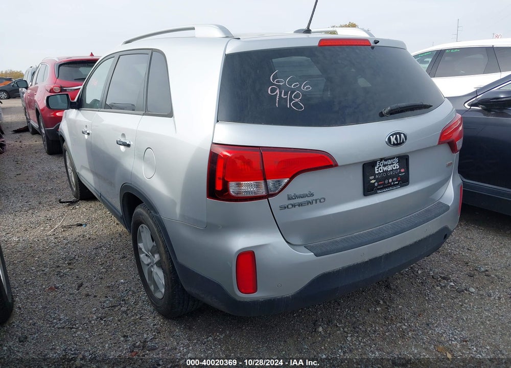 2014 KIA SORENTO LX VIN: 5XYKT4A61EG491481