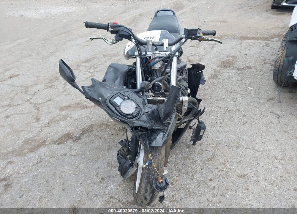 2011 SUZUKI GSX1250 F VIN: JS1GW72B2B2100851
