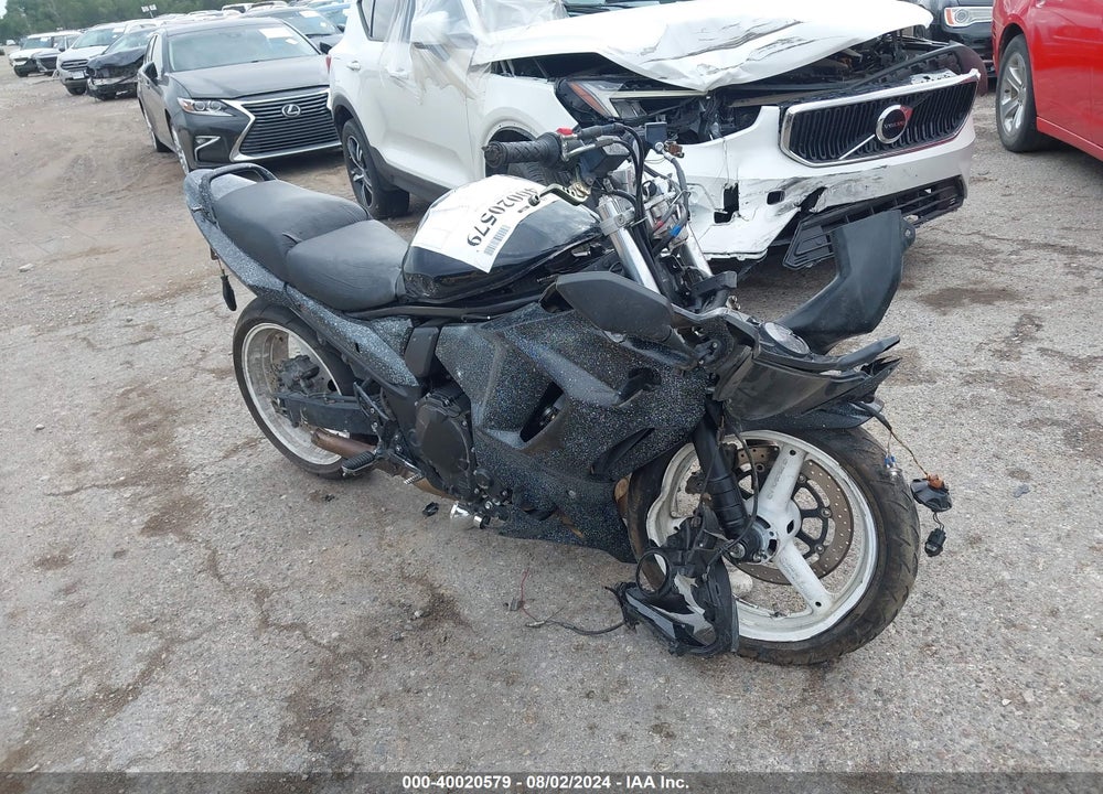 2011 SUZUKI GSX1250 F VIN: JS1GW72B2B2100851
