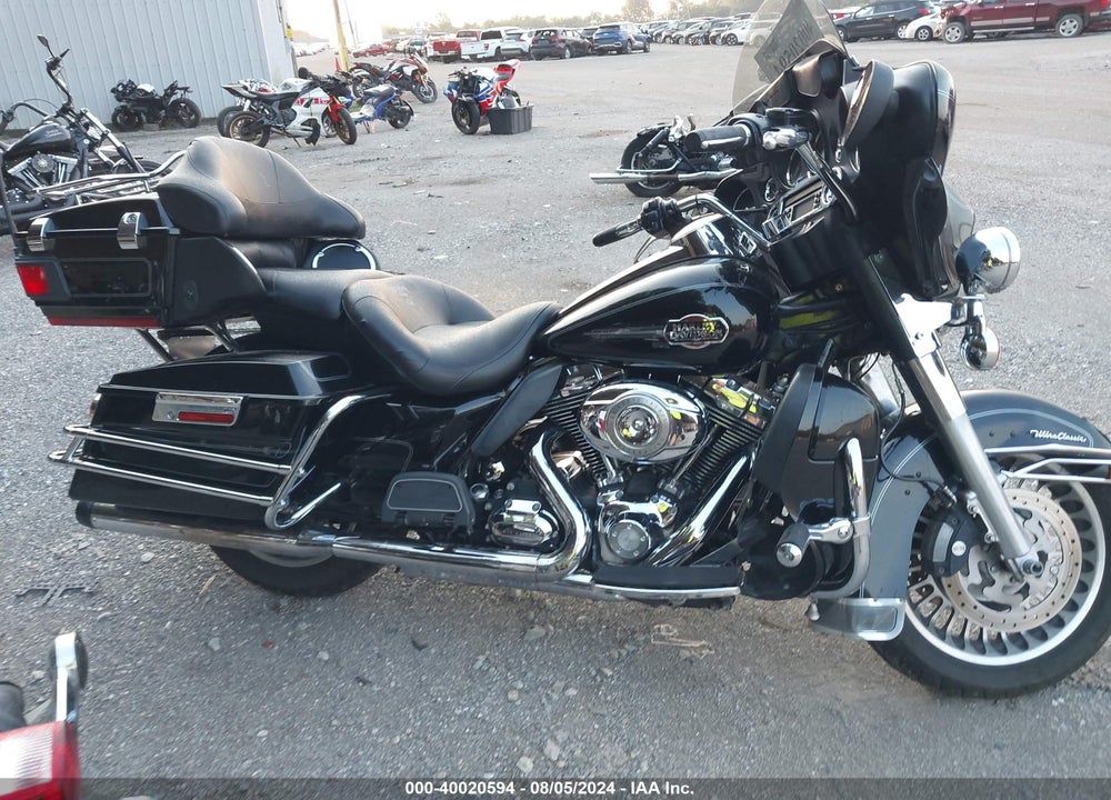 2009 HARLEY-DAVIDSON FLHTCU VIN: 1HD1FC4129Y687776