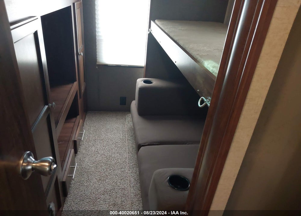 2016 NORTH TRAIL 32BUDS VIN: 5SFNB3520GE314852