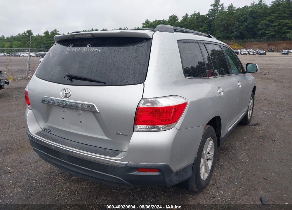 2011 TOYOTA HIGHLANDER BASE V6 VIN: 5TDBK3EH0BS064686