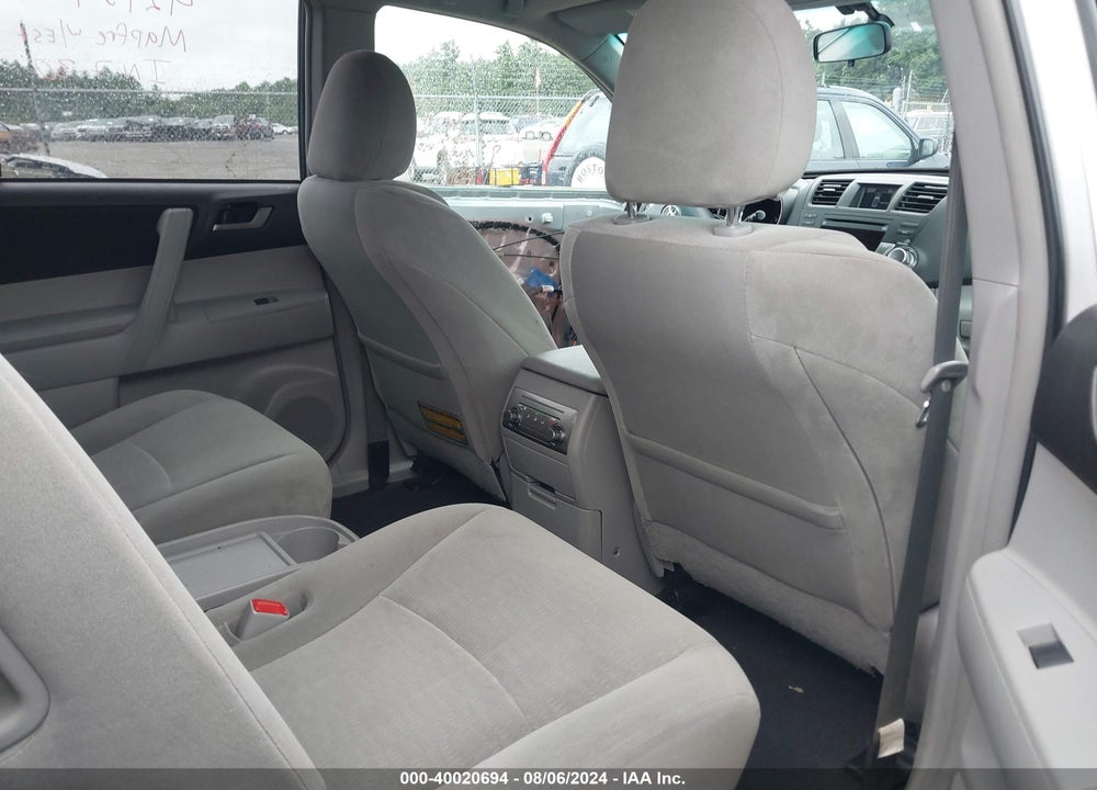 2011 TOYOTA HIGHLANDER BASE V6 VIN: 5TDBK3EH0BS064686