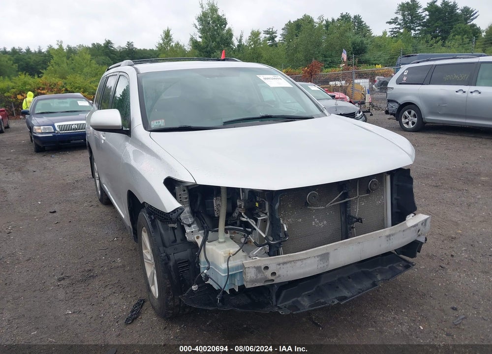 2011 TOYOTA HIGHLANDER BASE V6 VIN: 5TDBK3EH0BS064686