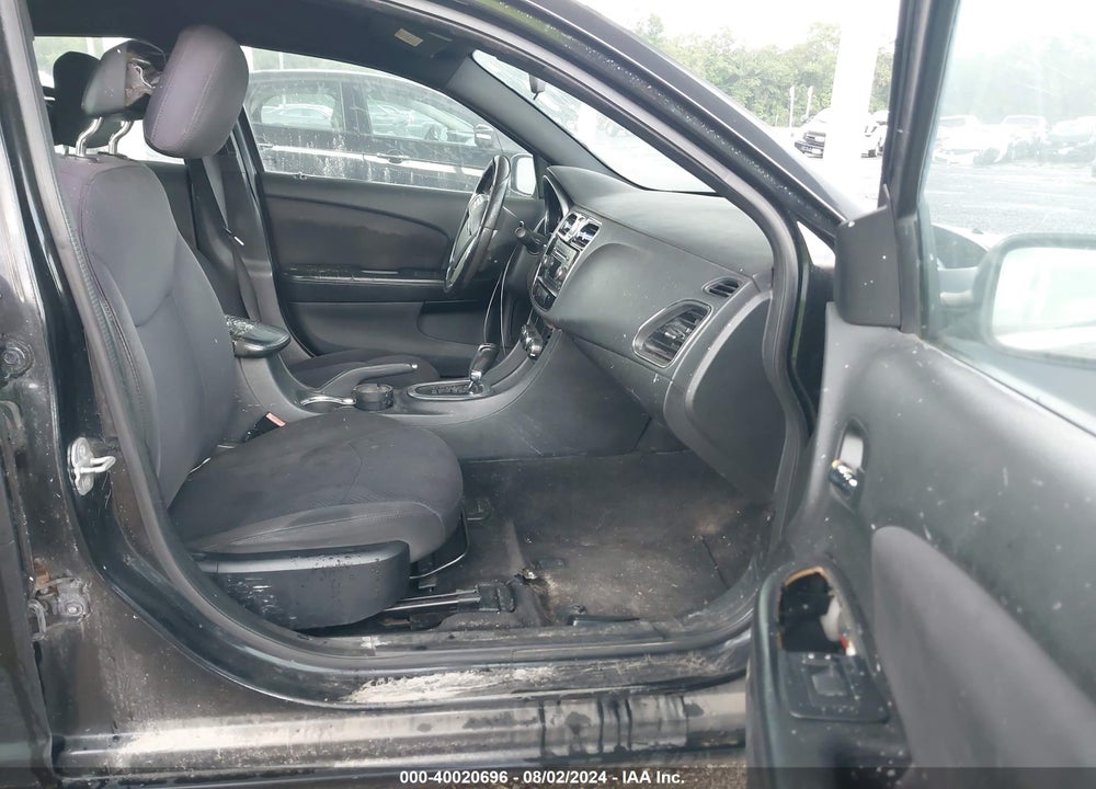 2013 CHRYSLER 200 VIN: 1C3CCBBB5DN600590