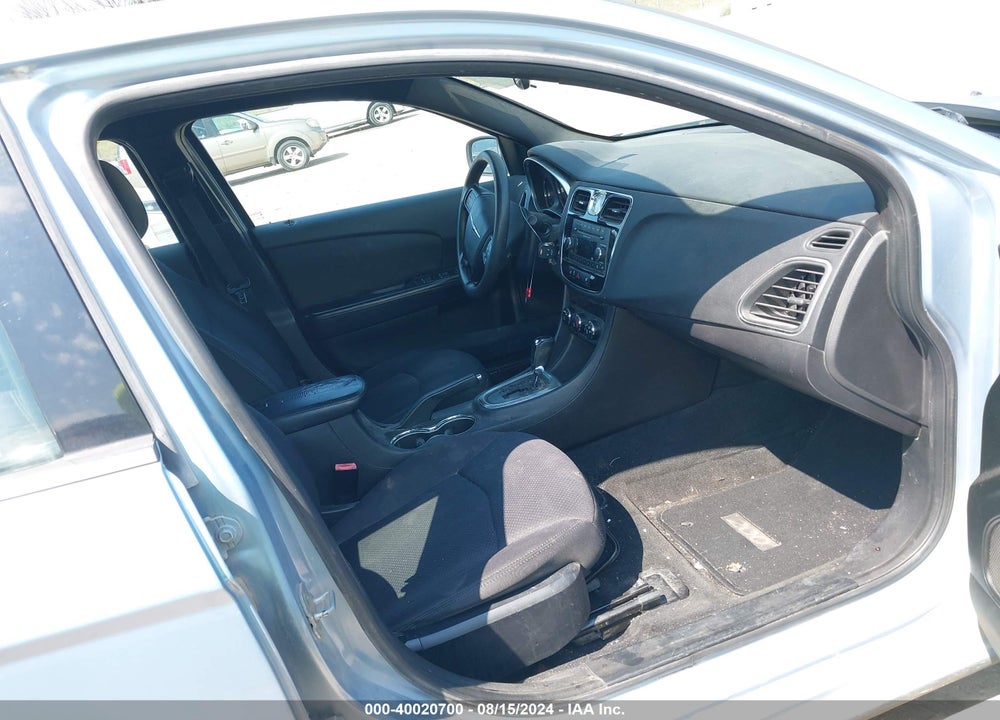 2012 CHRYSLER 200 LX VIN: 1C3CCBAG0CN235876