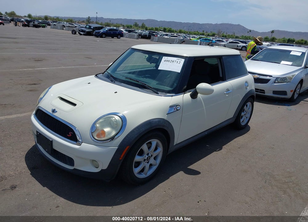2008 MINI COOPER S VIN: WMWMF73538TV34519