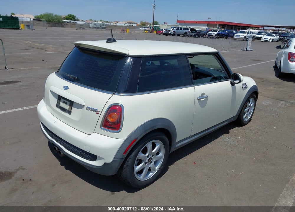 2008 MINI COOPER S VIN: WMWMF73538TV34519