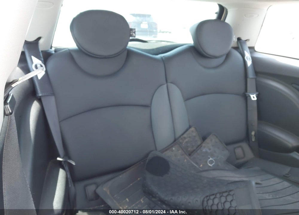 2008 MINI COOPER S VIN: WMWMF73538TV34519