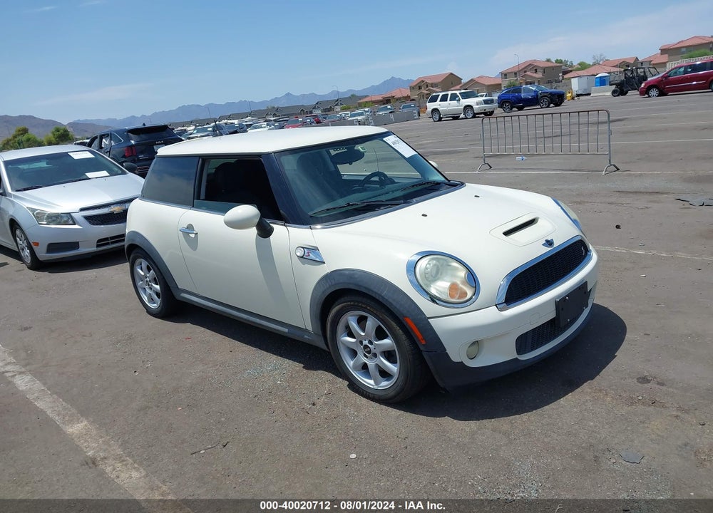 2008 MINI COOPER S VIN: WMWMF73538TV34519