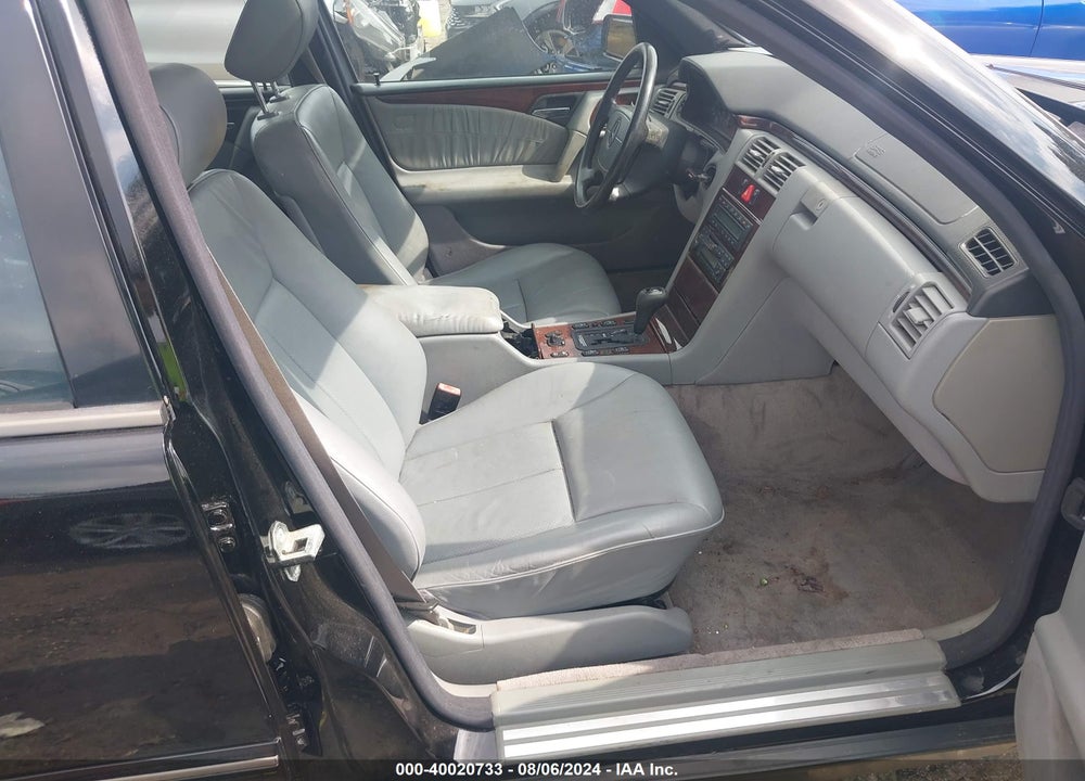 1998 MERCEDES-BENZ E 320 VIN: WDBJF65F0WA492159