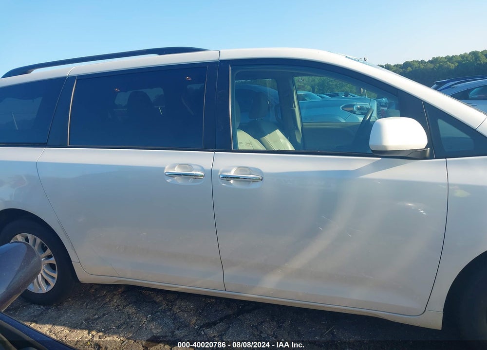 2017 TOYOTA SIENNA XLE 8 PASSENGER VIN: 5TDYZ3DC6HS881066