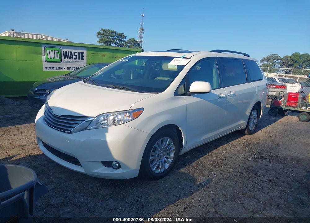 2017 TOYOTA SIENNA XLE 8 PASSENGER VIN: 5TDYZ3DC6HS881066