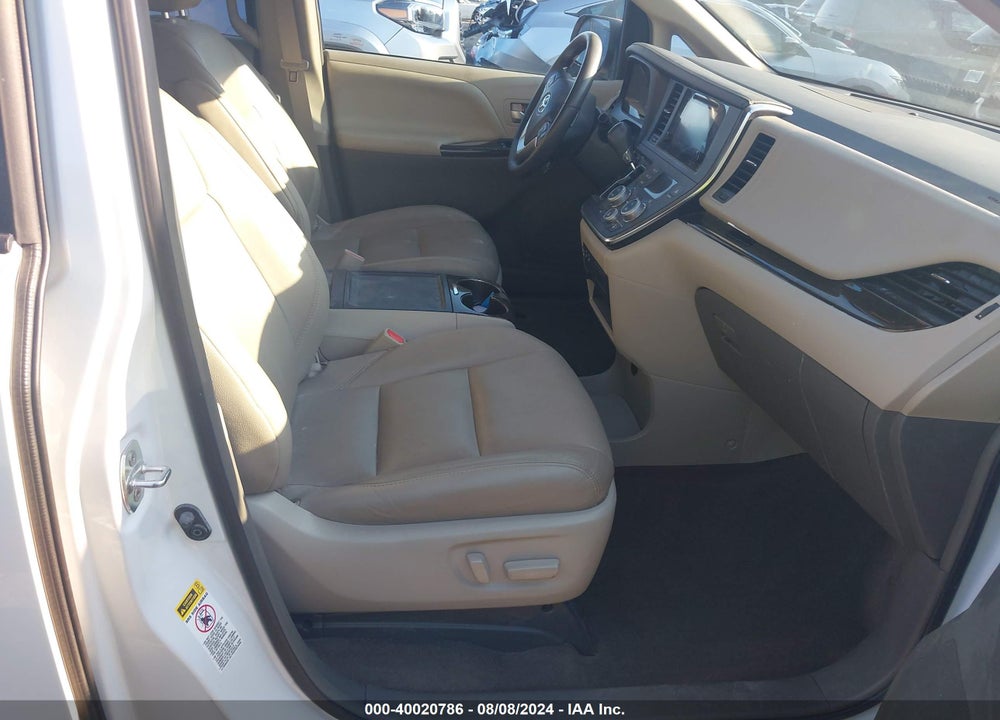 2017 TOYOTA SIENNA XLE 8 PASSENGER VIN: 5TDYZ3DC6HS881066