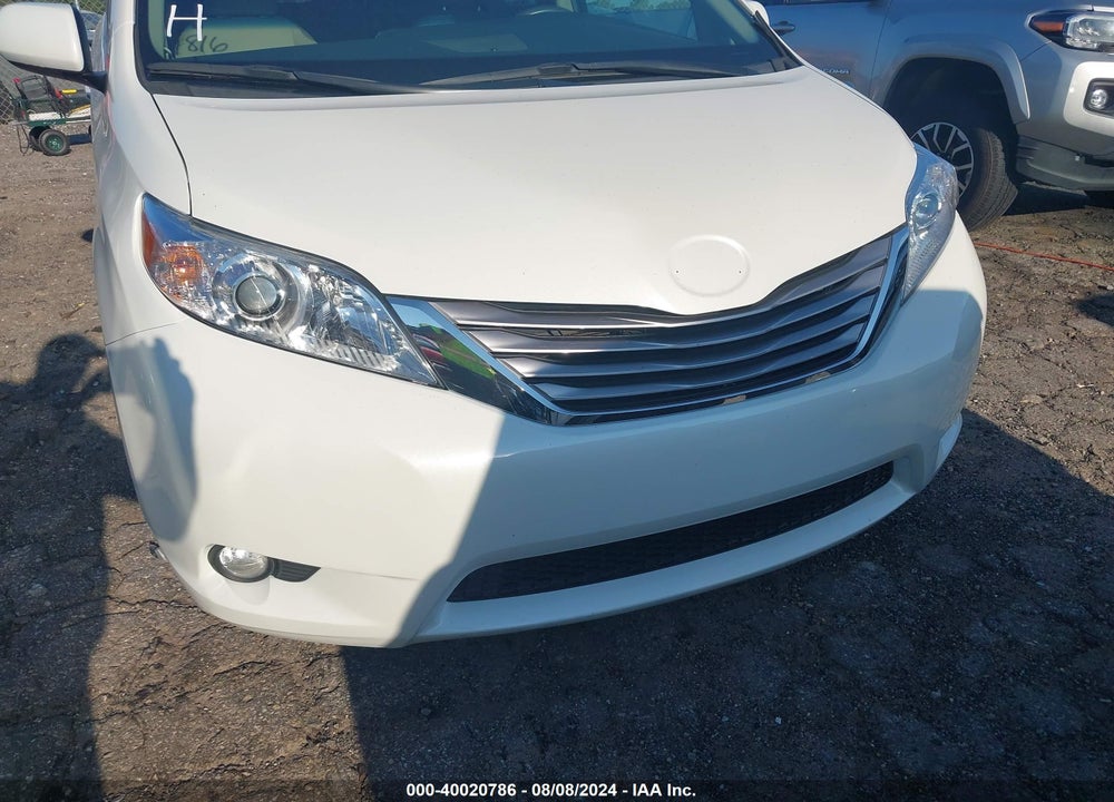 2017 TOYOTA SIENNA XLE 8 PASSENGER VIN: 5TDYZ3DC6HS881066