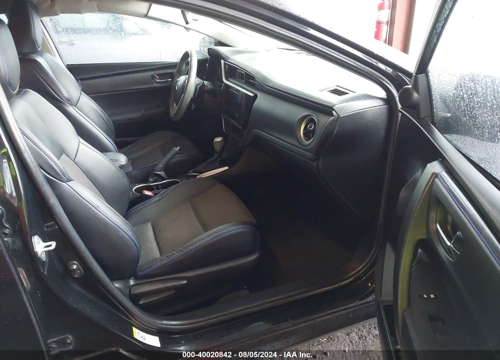 2018 TOYOTA COROLLA SE VIN: 5YFBURHE5JP767092