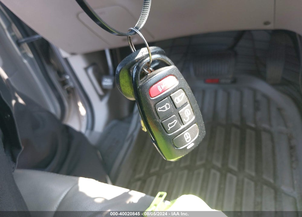 2011 KIA SEDONA EX VIN: KNDMH4C75B6383816