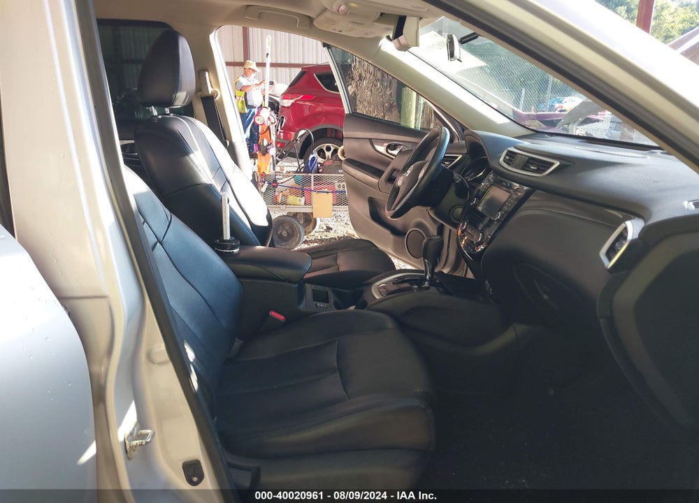 2015 NISSAN ROGUE SL VIN: 5N1AT2MV4FC888655