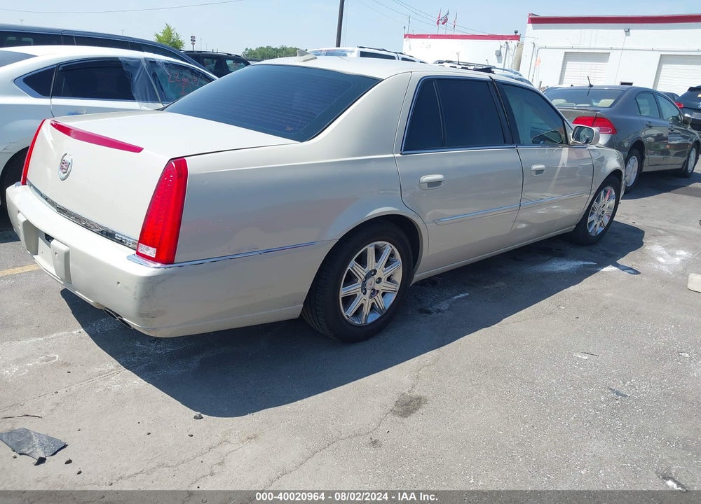 2011 CADILLAC DTS VIN: 1G6KH5E6XBU110502