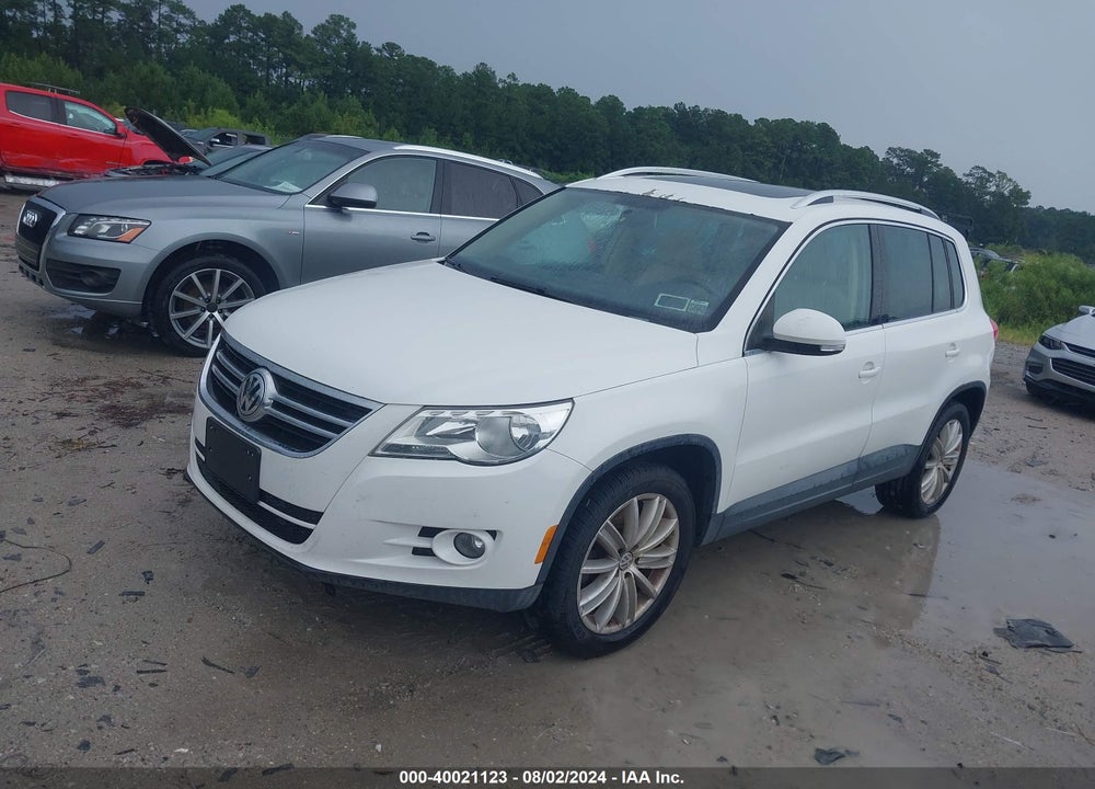 2011 VOLKSWAGEN TIGUAN VIN: WVGAV7AX7BW514904